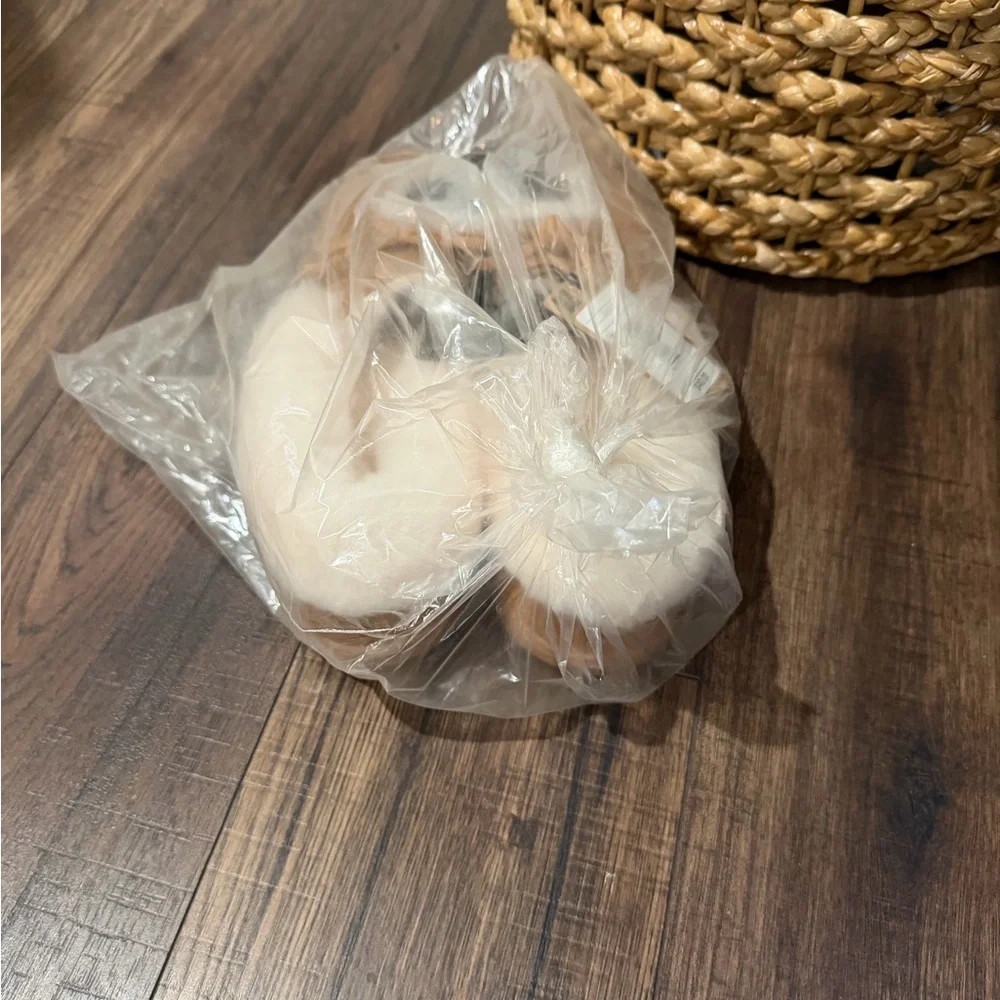 Dluxe By Dearfoams Shearling Moc with Fur Casing Slippers Chestnut Brown 8M New - Picture 2 of 3